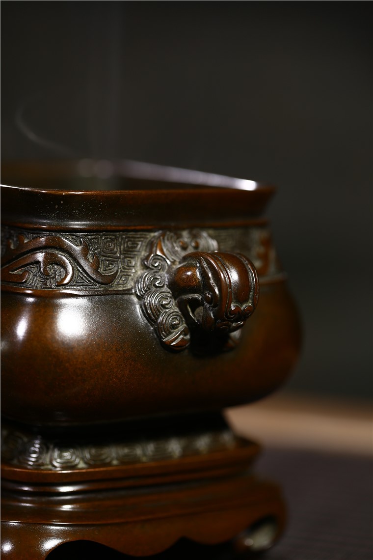 陈巧生作品 带座天鸡耳长方彝炉图片