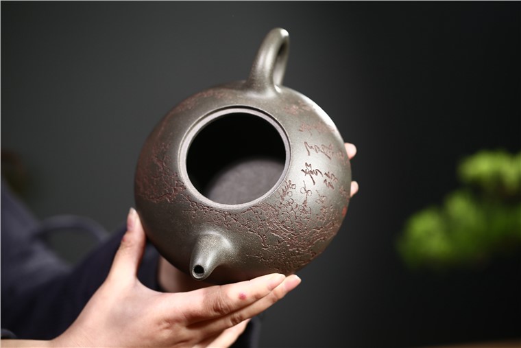 张雪军作品 大半月图片
