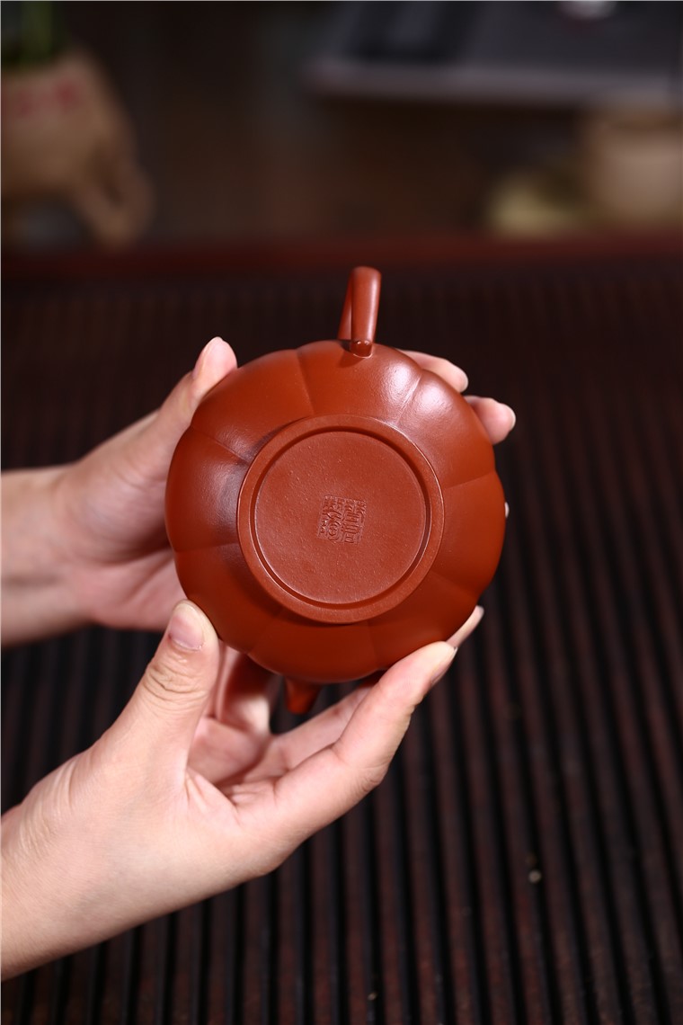 姚华君作品 筋纹僧帽