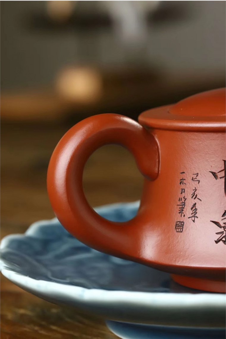 范永芳作品 曲壶图片