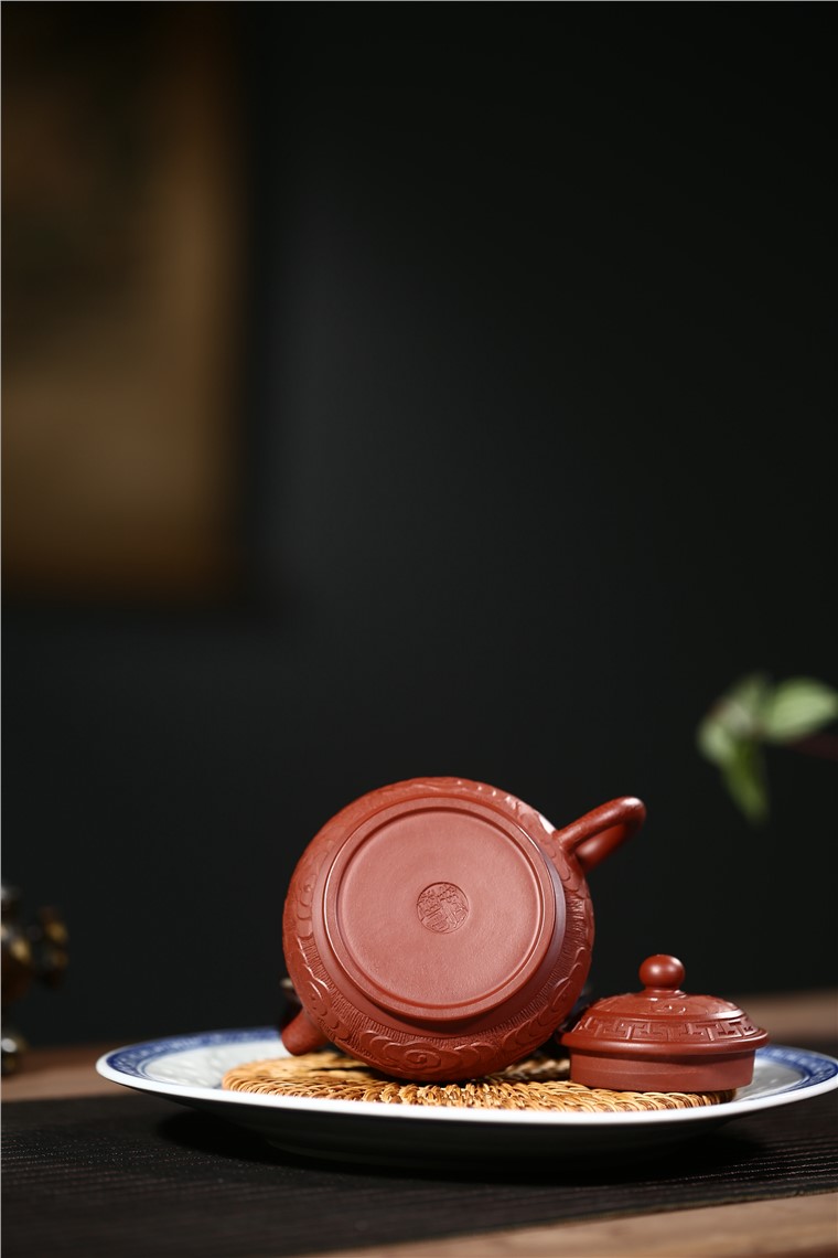 张雪军作品 祥云潘壶