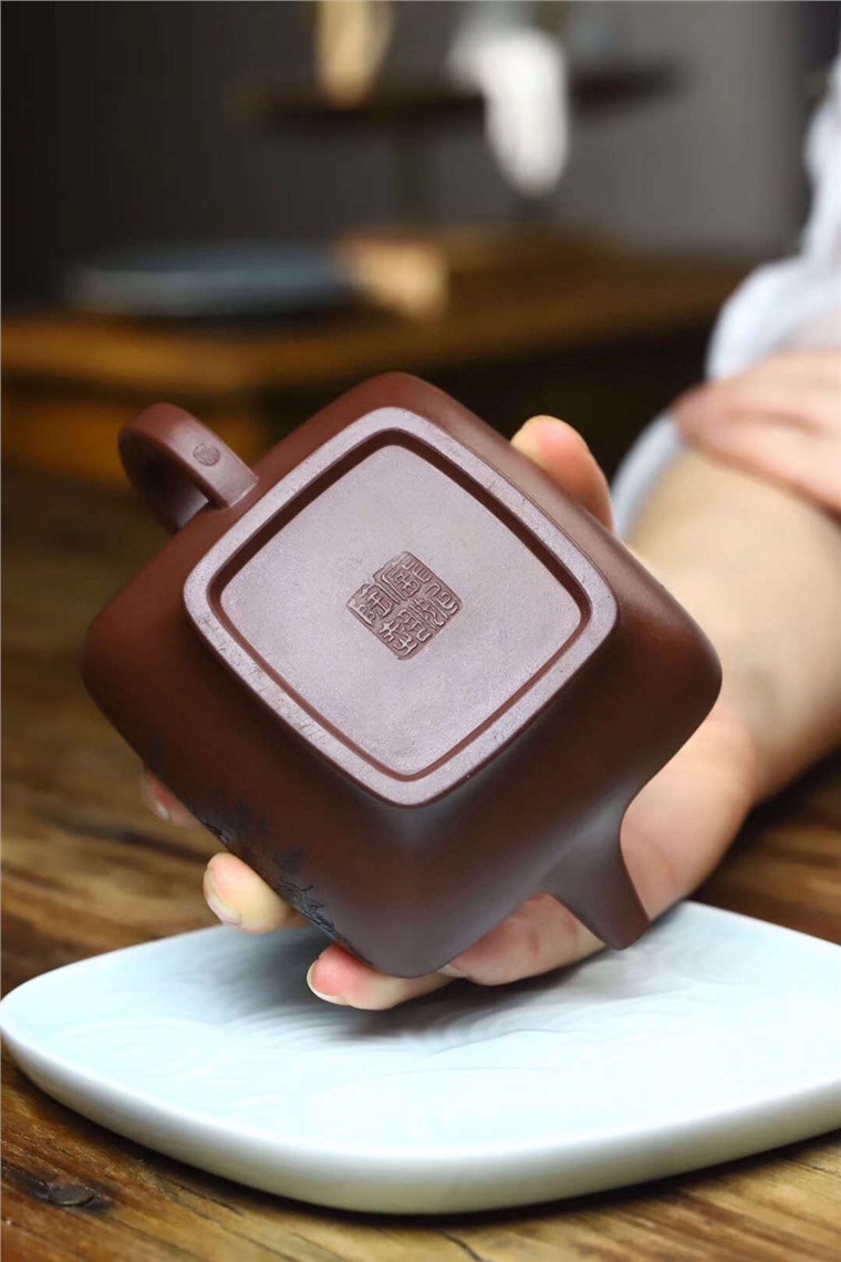 庞妮作品 四方虚扁图片