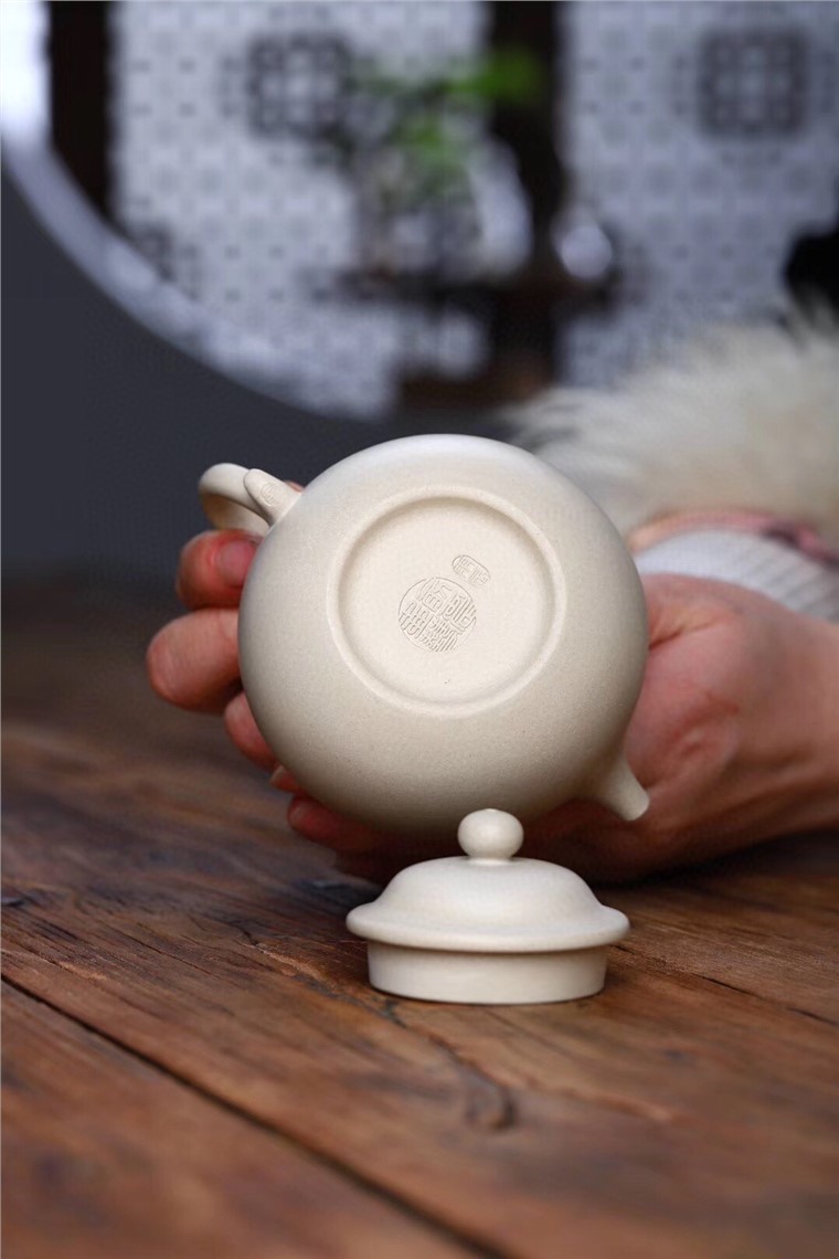 俞震作品 莲子图片