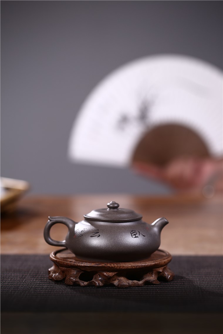 许冠新作品 卧云图片