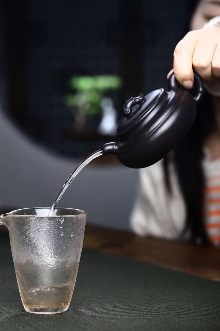 俞震作品 知足