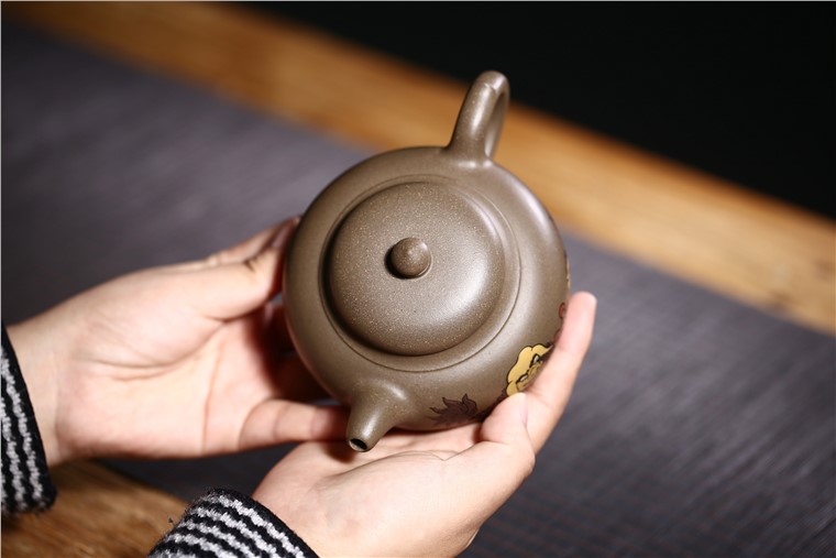 许响新作品 双狮戏球图片