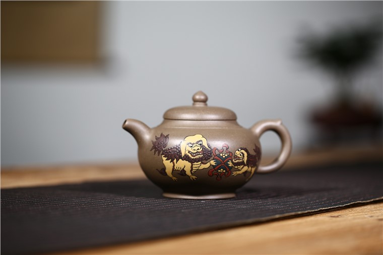 许响新作品 双狮戏球图片