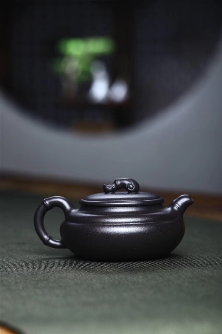 俞震作品 知足图片