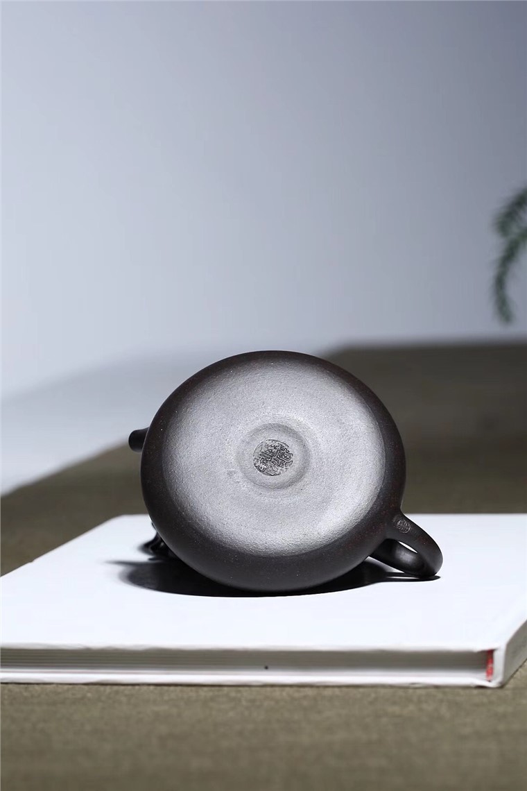 张健作品 小牛盖