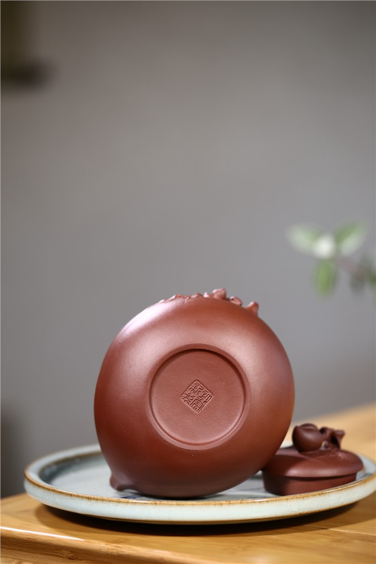 许冠新作品 寿桃提梁