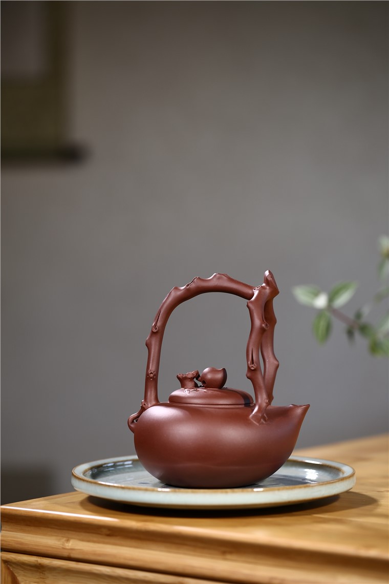 许冠新作品 寿桃提梁图片