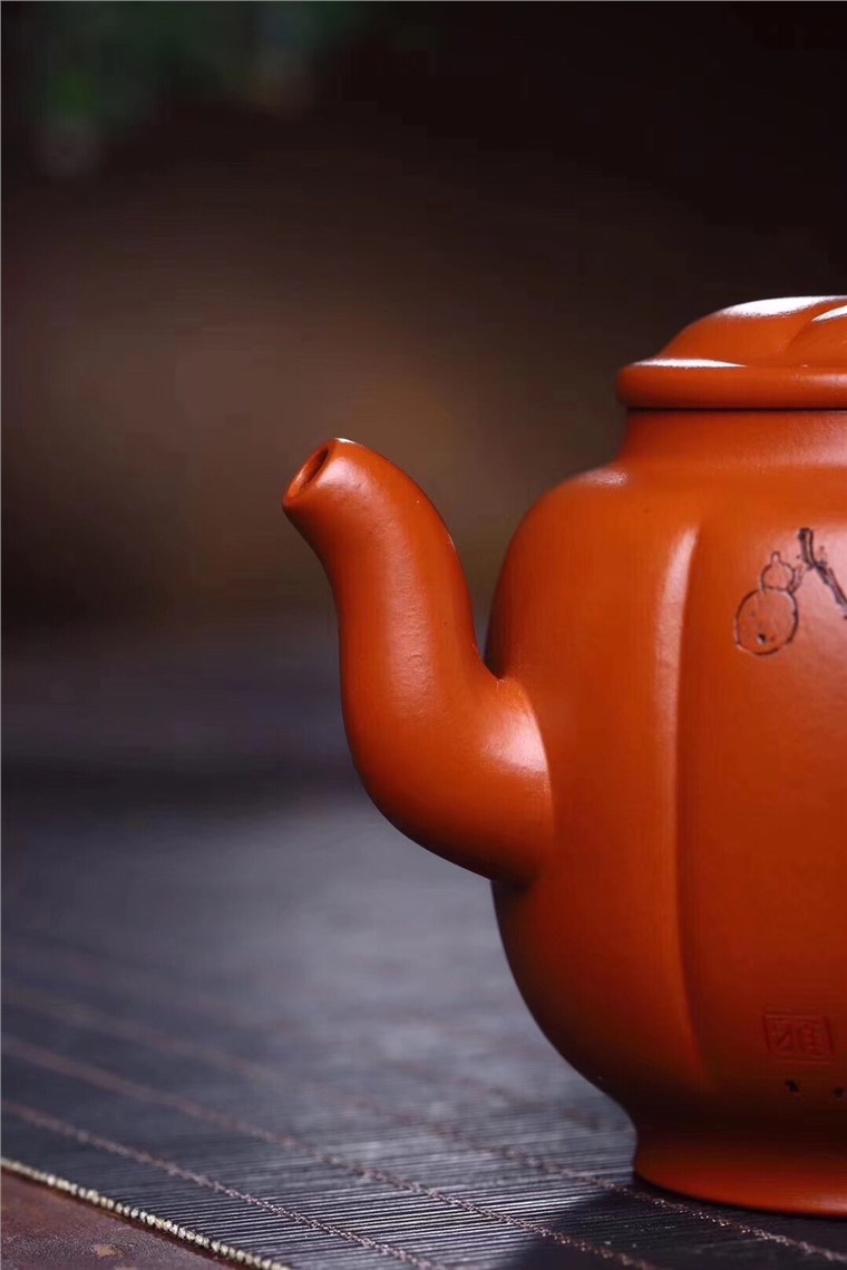 俞震作品 宫灯图片