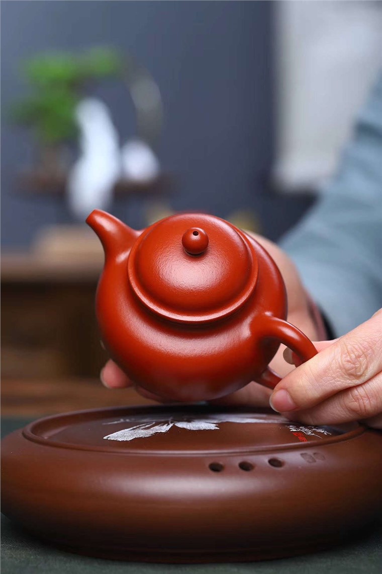 李荷生作品 掇球图片