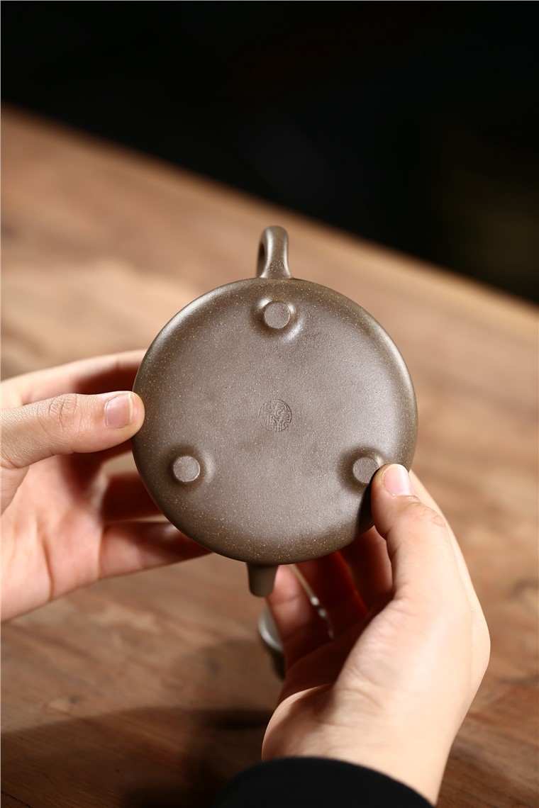 许冠新作品 硕果石瓢