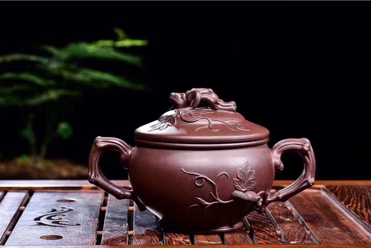 李荷生作品 松鼠葡萄套具图片