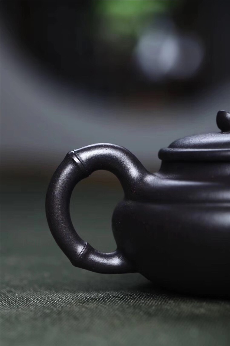 俞震作品 知足图片