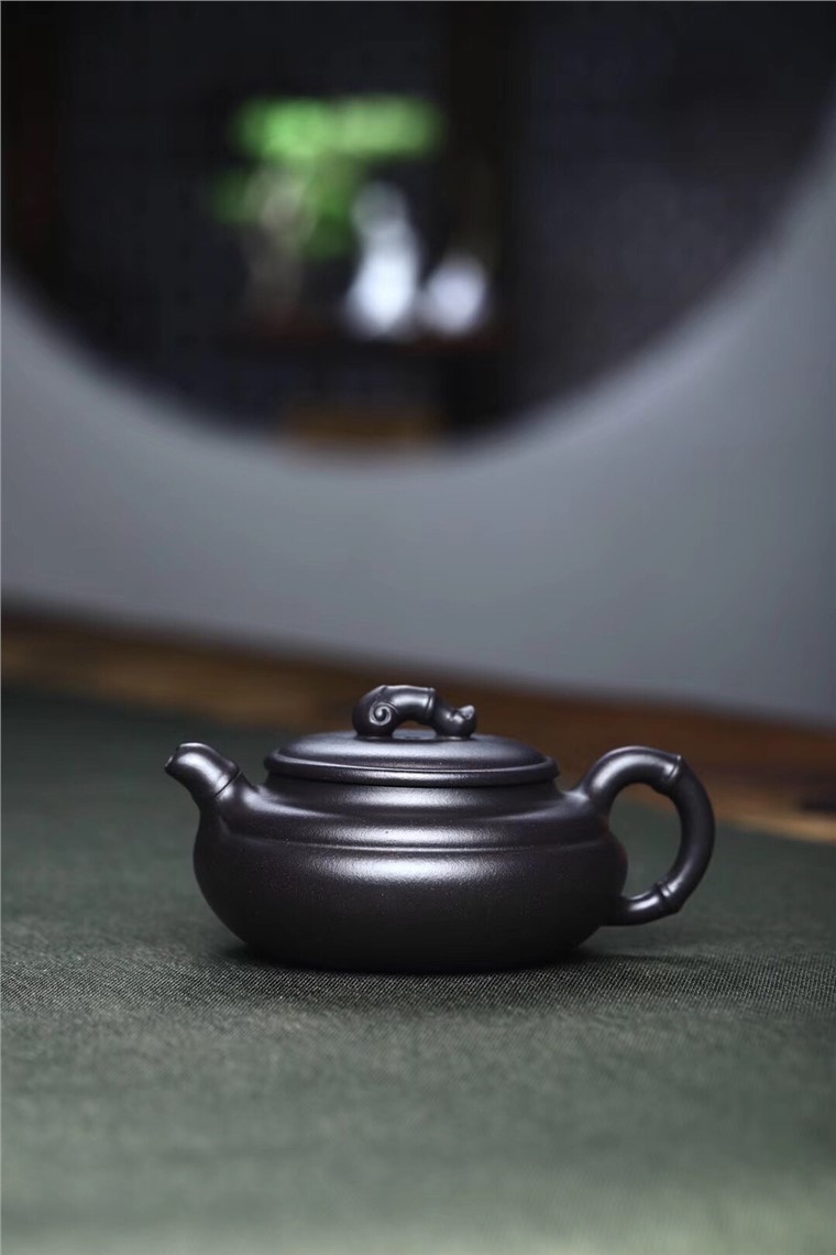 俞震作品 知足图片