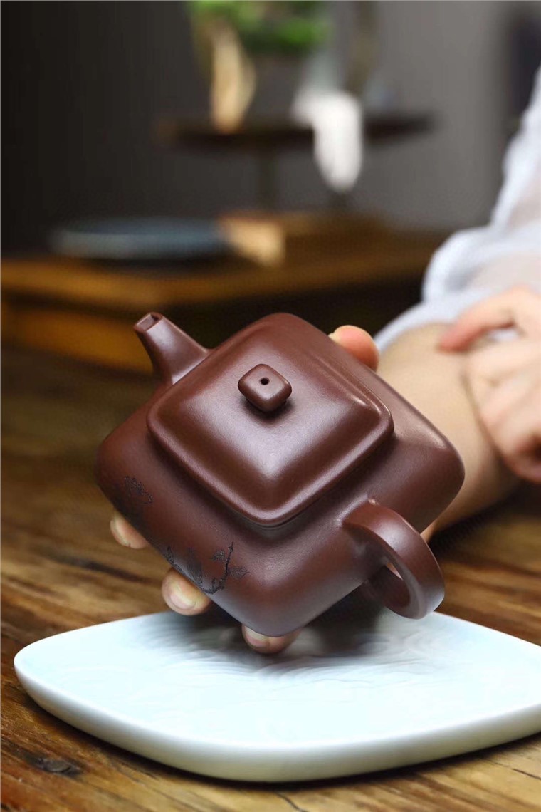 庞妮作品 四方虚扁图片