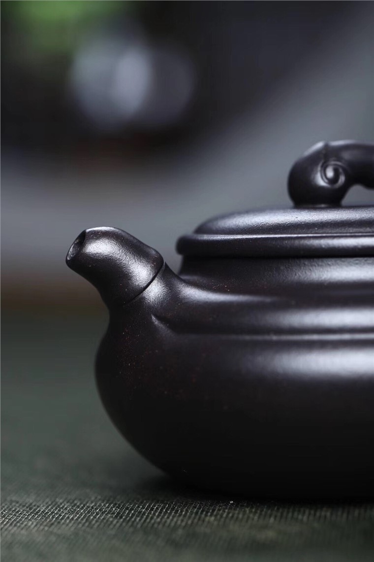 俞震作品 知足图片