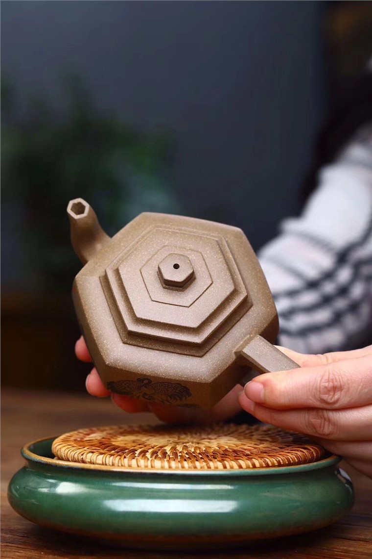 庞妮作品 六方雪华图片