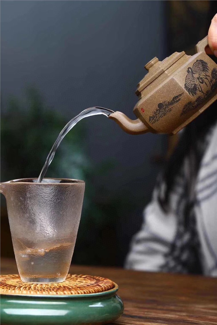 庞妮作品 六方雪华