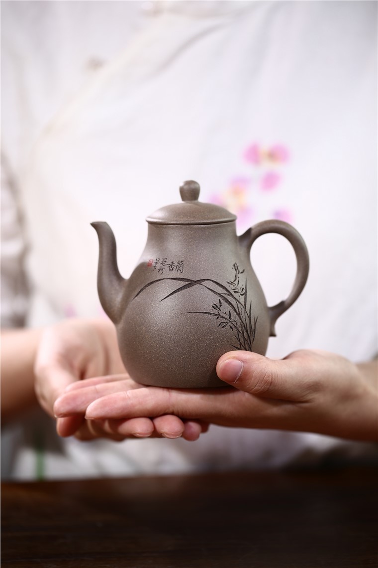 姚华君作品 兰香玉樽图片