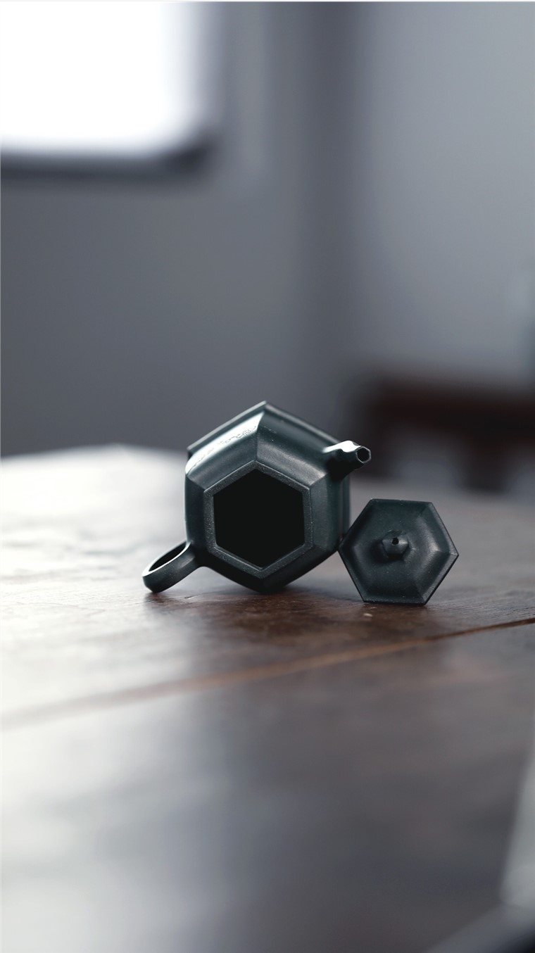 庄亚新作品 六方醒辰图片