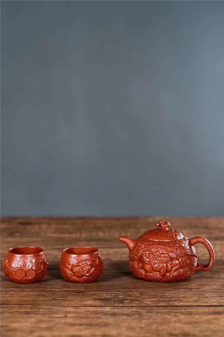 周龙华作品 富贵金蟾供春