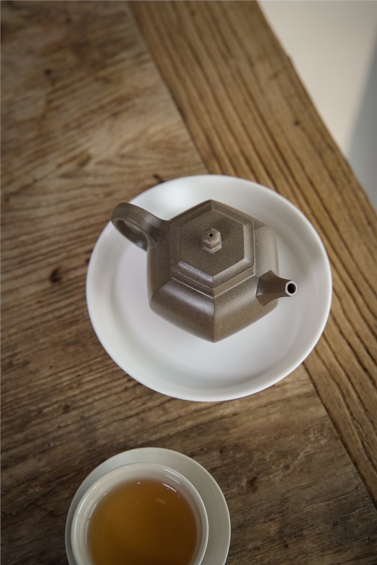 庄亚新作品 六方掇球图片
