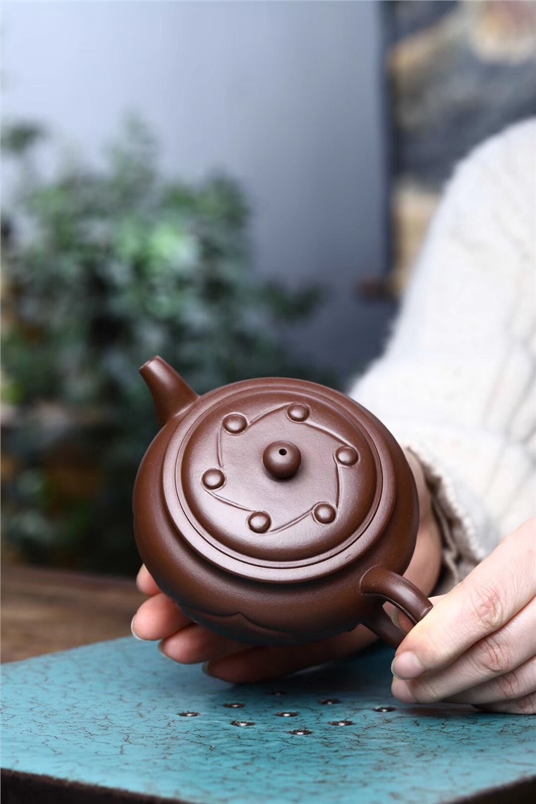 徐六明作品 三足如意图片