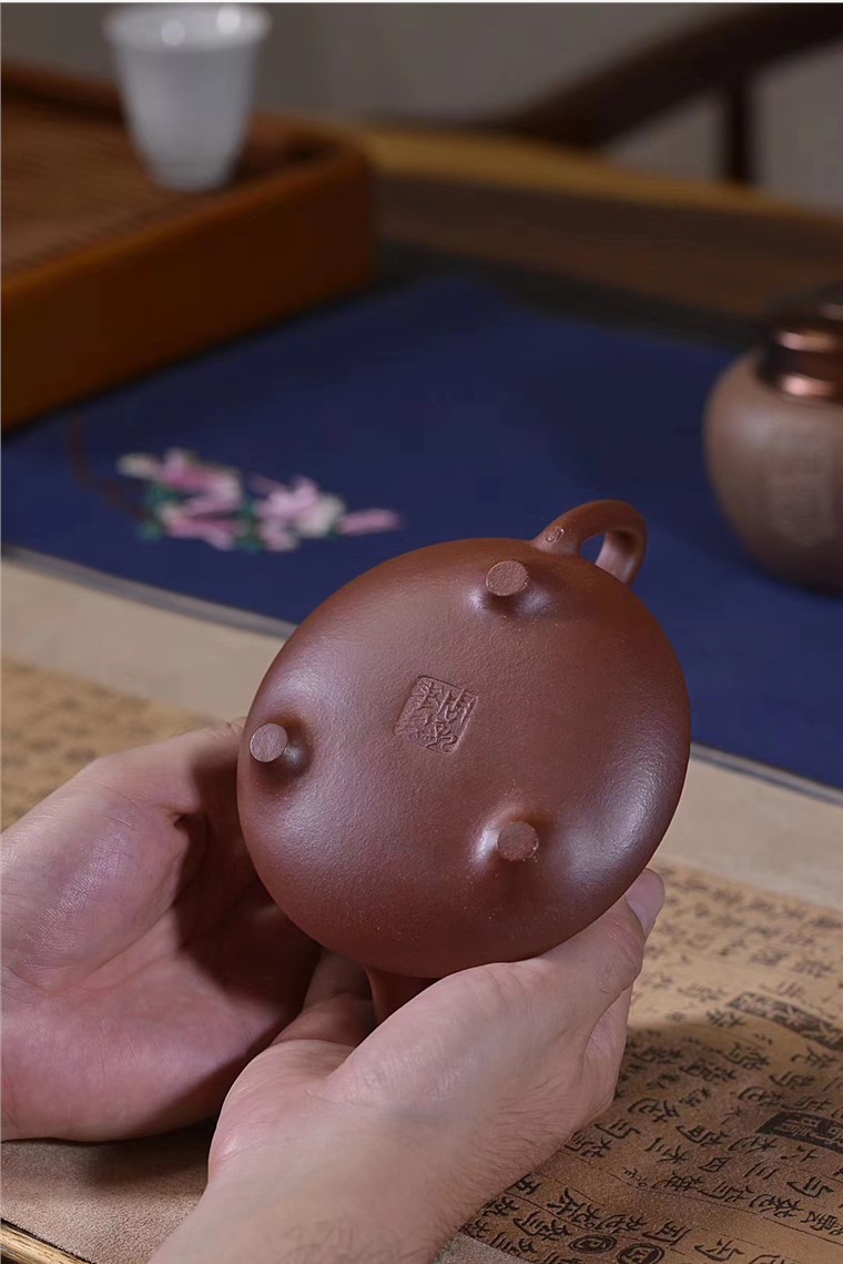 周龙华作品 柱础