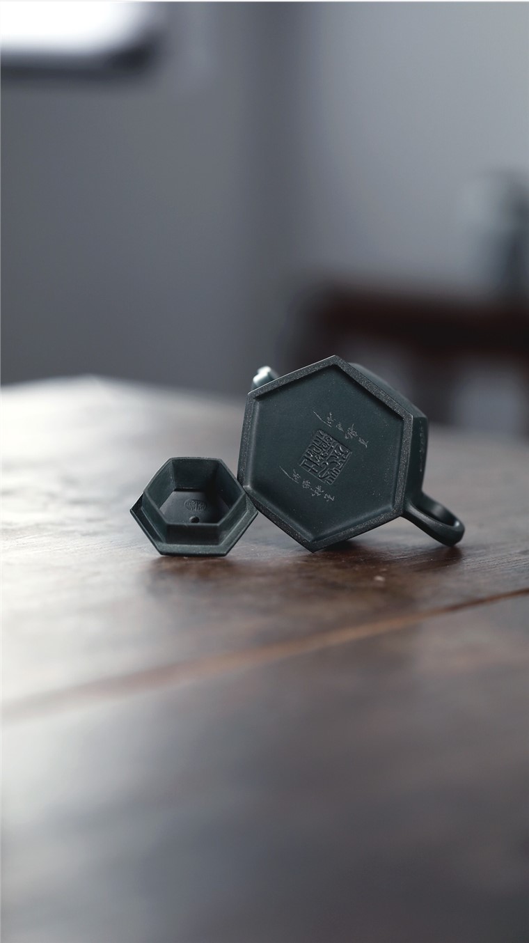 庄亚新作品 六方醒辰