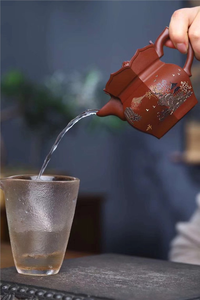 周龙华作品 僧帽