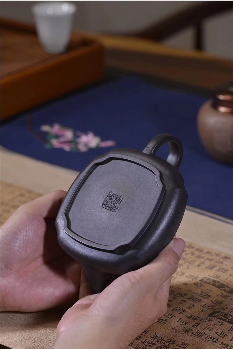 周龙华作品 四方抽角石瓢