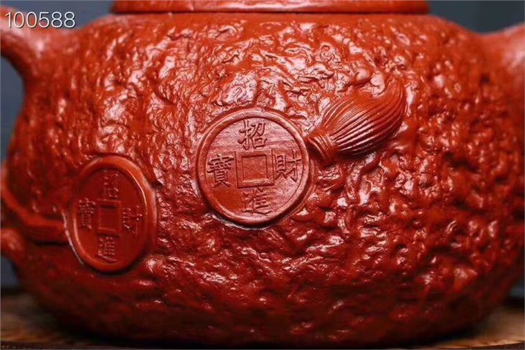 周龙华作品 富贵金蟾供春图片