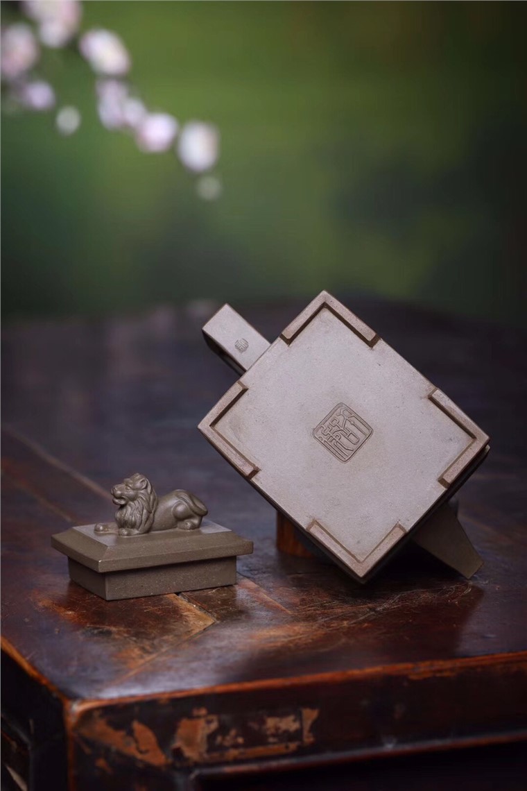 许俊作品 青狮
