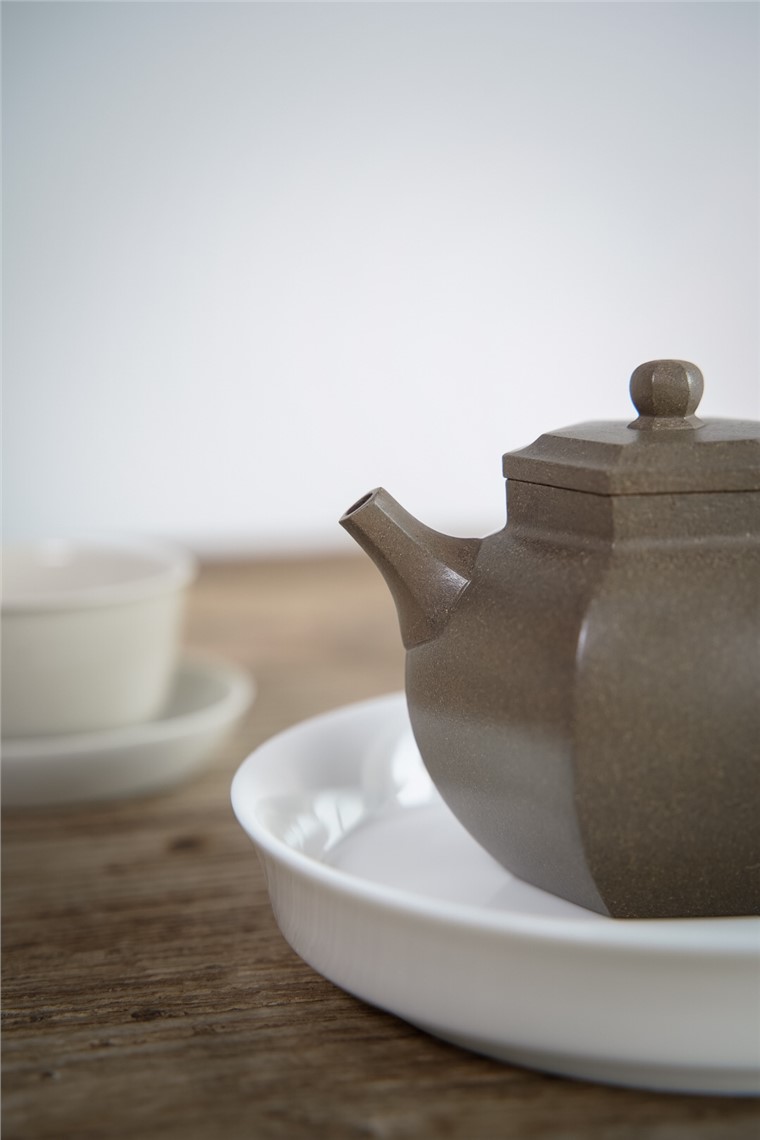 庄亚新作品 六方掇球图片