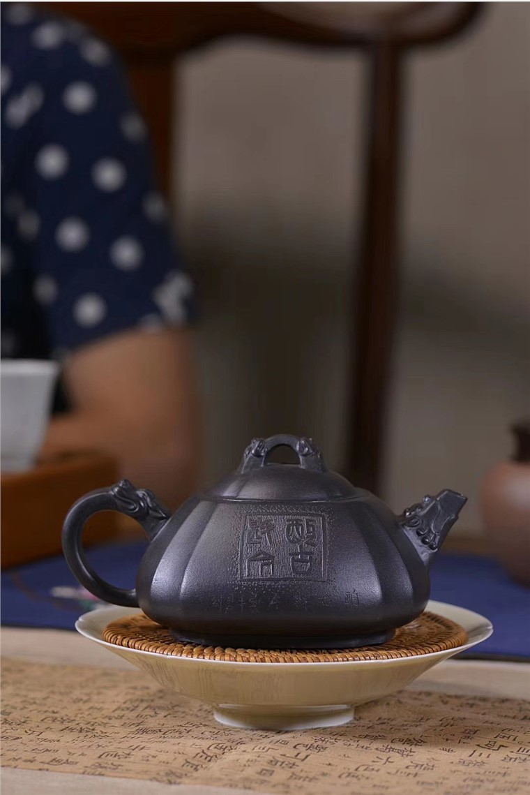 周龙华作品 四方抽角石瓢图片