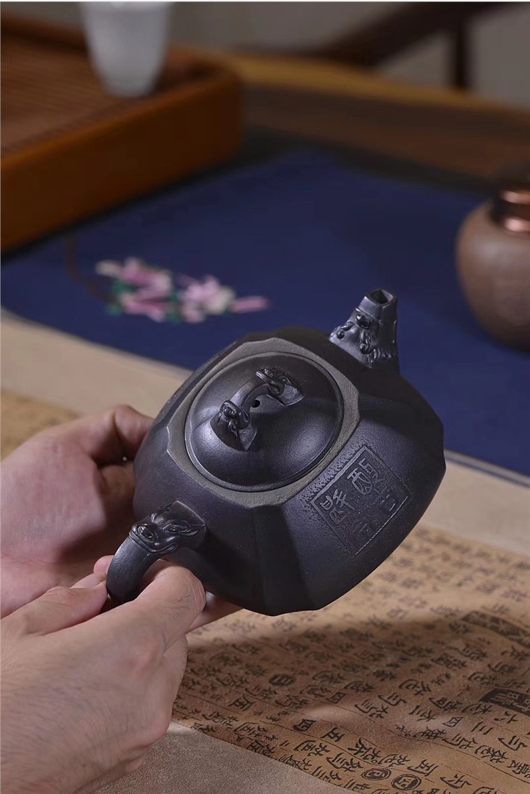 周龙华作品 四方抽角石瓢图片