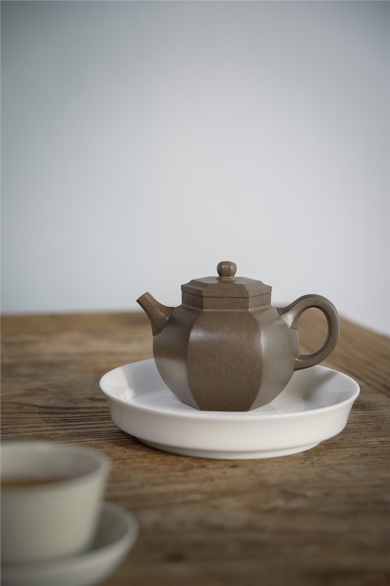 庄亚新作品 六方掇球图片