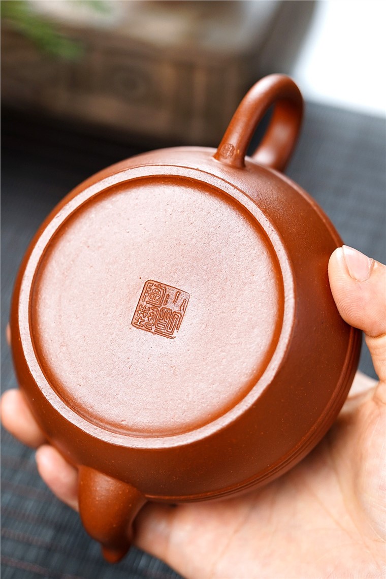 陈小明作品 线韵圈钮