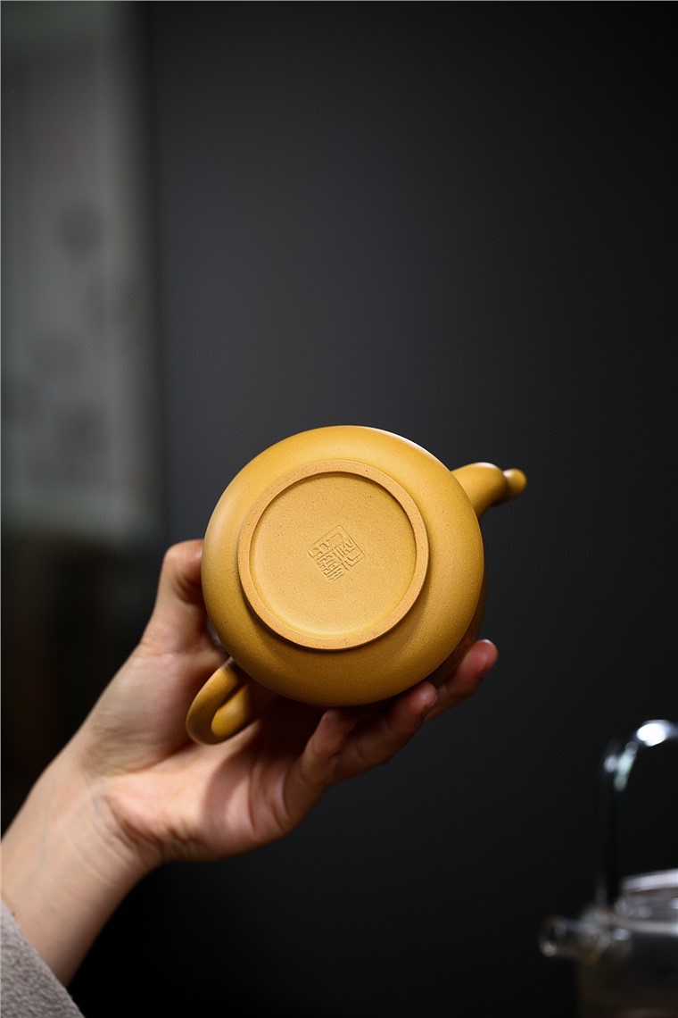 白洪欣作品 金钟
