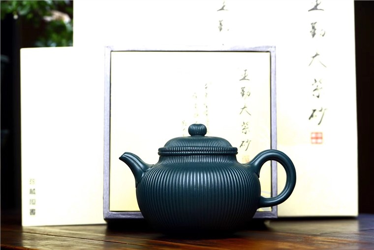 王勤大作品 筋纹掇只