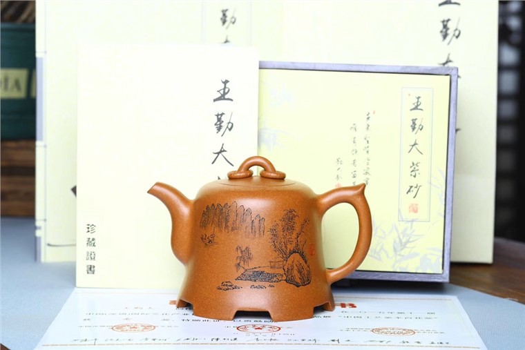 王勤大作品 金钟