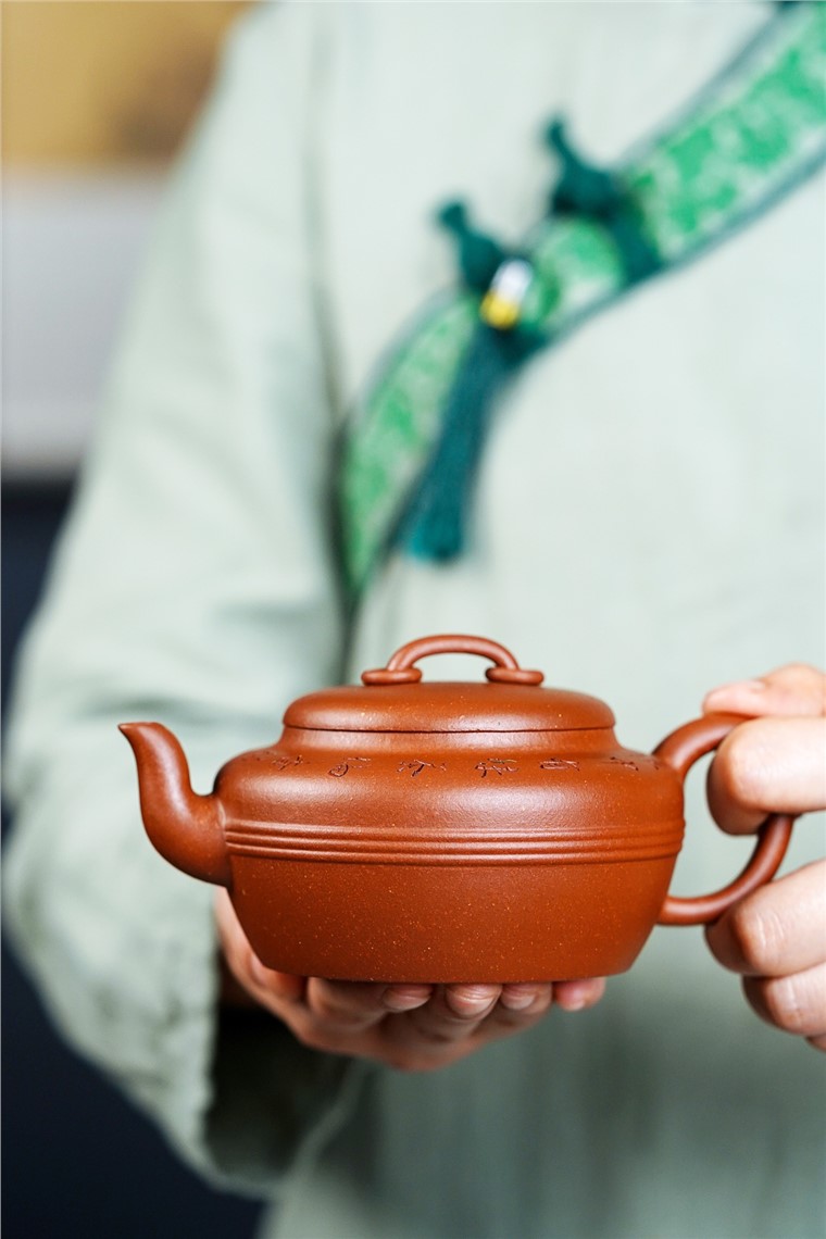 陈小明作品 线韵圈钮图片
