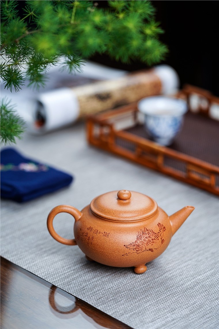 陈小明作品 三足水平图片