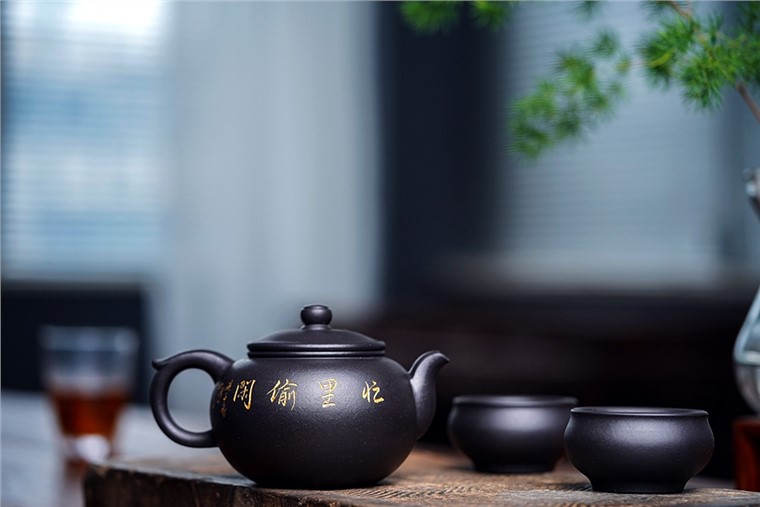 陈小明作品 大度壶图片