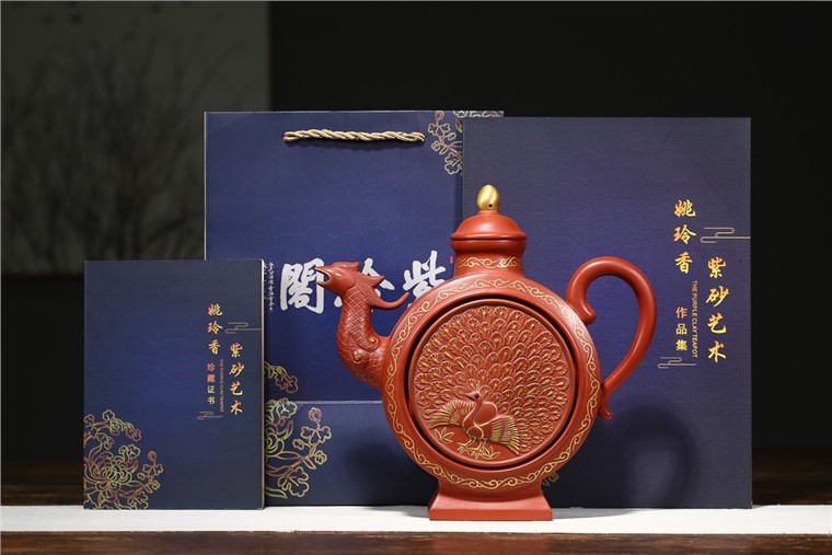 姚玲香作品 孔雀开屏图片