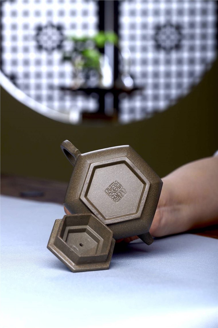 王勤大作品 六方古亭图片