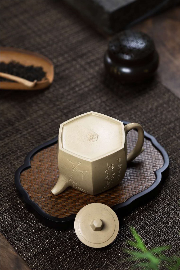 范菊英作品 六方铜坨
